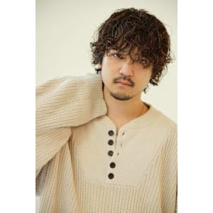 メンズ 波巻きパーマ ツイストスパイラル マッシュウルフ - CANAAN hair salon 表参道店【カナン ヘアサロン オモテサンドウテン】掲載中