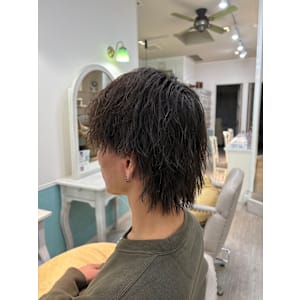 “縦落ちウルフ”ツイストスパイラルパーマ