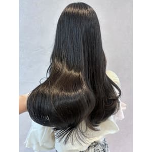 《中島遼香》透明感×艶髪が叶う暗髪ロング - Ess 艶髪/髪質改善/韓国風【エスツヤガミカミシツカイゼンカンコクフウ】掲載中