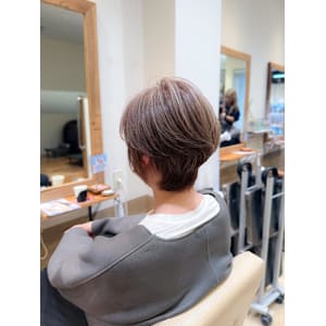 白髪ぼかし細めハイライト30代40代50代【藤沢　藤沢駅】 - STELLA by KENJE【ステラバイケンジ】掲載中