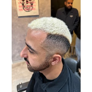 フェード×ブロンド - MEGURO BARBER SHOP 6PPONGI 目黒六【メグロ バーバー ショップ ロッポンギ メグロク】掲載中