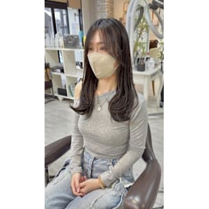 20代30代くびれレイヤースタイル - CREA【クレア】掲載中