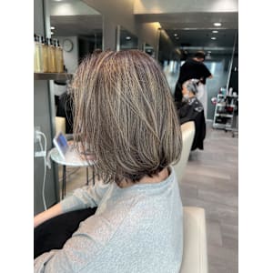 【脱白髪染め】白髪ぼかしハイライト叶える大人女子透明感カラー - STELLA by KENJE【ステラバイケンジ】掲載中