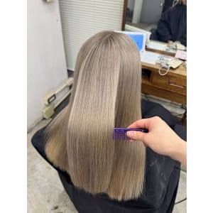 ハイトーンホワイトミルクティーベージュ - agir hair 北千住【アジールヘア】北千住駅西口店【アジールヘア キタセンジュ キタセンジュエキニシグチテン】掲載中