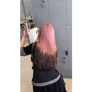 淡くつながるピンクブラウン