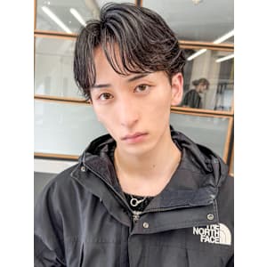 20代30代◎フェザーパーマ×センターパートで清潔感 - L men's 渋谷 メンズカット/眉毛/メンズ パーマ/ニュアンスパーマ【エル メンズ】掲載中