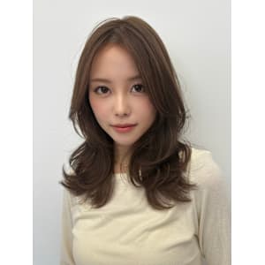 ミディアムレイヤーカット/インナーカラー/イヤリングカラー - RU10C ブリーチなしダブルカラー/白髪ぼかしハイライト/酸性ストレート【ルージュシー】掲載中