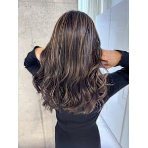 白髪ぼかしハイライト/ミルクティーベージュ - sweep 平尾【スウィープ　ヒラオ】掲載中