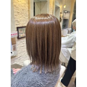 切りっぱなしボブ×ベージュカラー - VISAGE plus【ヴィサージュ プラス】【ヴィサージュ プラス】掲載中