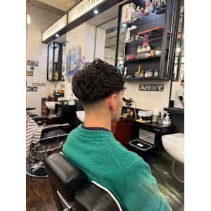 スペインカール×スパイラルパーマ - Bro Tokyo BARBERSHOP 神田店 MEN'S専門理容室【ブロートーキョーバーバーショップカンダテンメンズセンモンリヨウシツ】掲載中