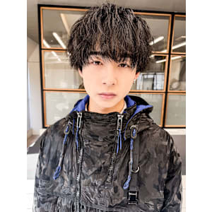 暗髪ツイスパ×ニュアンスパーマでこなれ感◎メンズカット - L men's 渋谷 メンズカット/眉毛/メンズ パーマ/ニュアンスパーマ【エル メンズ】掲載中