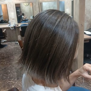 ハイライト×切りっぱなしボブ - Anphi 新杉田【アンフィシンスギタ】掲載中