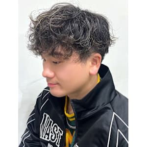ハイライト ブリーチ ツイスパ マッシュ メンズパーマ - Ai WilL【アイウィル】掲載中