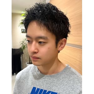 ツーブロック アップバング ツイスパ 20代 黒髪ショート - Ai WilL【アイウィル】掲載中