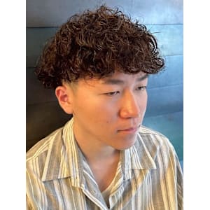 スパイラルパーマ マッシュ ブラウンカラー 束感 30代 - 全室完全個室 THIS IS BARBER 4th【ディスイズバーバーフォース】掲載中