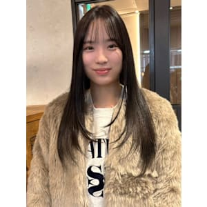 ロングレイヤー アッシュ 顔周りカット 韓国風 透明感カラー - atelier.神戸三宮店【アトリエ】【アトリエ コウベサンノミヤテン】掲載中