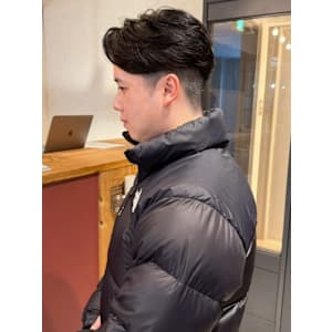 フェザーパーマ 20代 刈り上げ ツーブロック ビジネスヘア