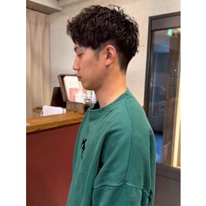 メンズパーマ 20代 波巻きパーマ 刈り上げ ツーブロック