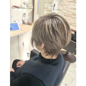 20代30代40代抜け感ショートボブアッシュベージュ - CREA【クレア】掲載中