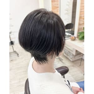 20代30代40代小顔ハンサムショートアッシュブルーブラック - CREA【クレア】掲載中