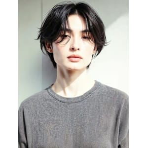 チャコールグレーショートセンターパートp1　フェザーパーマ - COVER HAIR bliss 【カバー ヘア ブリス】川口/ららテラス川口東口駅前店【カバー ヘア ブリス カワグチララテラスカワグチヒガシグチエキマエテン】掲載中