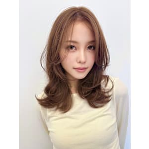 ミディアムレイヤーカット/インナーカラー/イヤリングカラー - RU10C ブリーチなしダブルカラー/白髪ぼかしハイライト/酸性ストレート【ルージュシー】掲載中