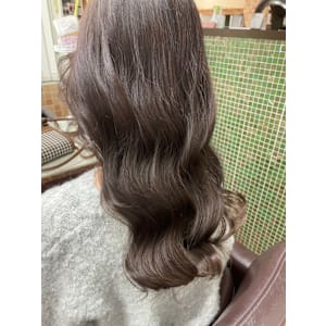 透明感マットカラー×ロングウェーブ巻き