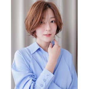 脱白髪染め大人美人抜け感小顔かきあげショートボブ30代40代 - COVER HAIR bliss【カバーヘア ブリス】北浦和/北浦和西口店【カバー ヘア ブリス キタウラワ キタウラワニシグチテン】掲載中