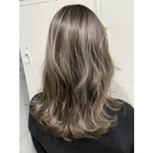 透明感カラー - newi 池袋【ネウィ イケブクロ】掲載中