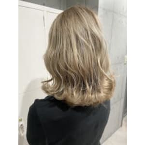 柔らかミディレイヤー - newi 池袋【ネウィ イケブクロ】掲載中