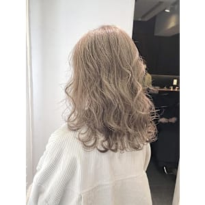 柔らかミディレイヤー - newi 池袋【ネウィ イケブクロ】掲載中