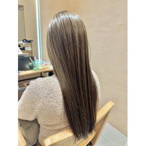 オリーブベージュ - 半個室型美容室 Sourire 新宮店【ハンコシツガタビヨウシツ スーリール シングウテン】掲載中