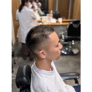 クロップ・スキンフェード - @110 BARBER SHOP CONTINENTAL【ワンワンオー バーバー ショップ コンチネンタル】掲載中