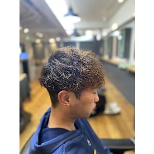 スパイラルパーマ×ライトカラー×30代/40代 - メンズサロン エクシア～brat～【メンズサロン エクシアブラト】掲載中