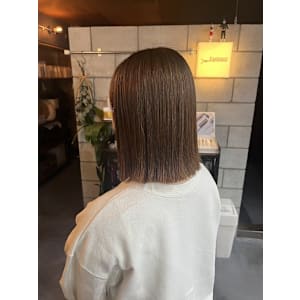 切りっぱなし×美革ストレートパーマ