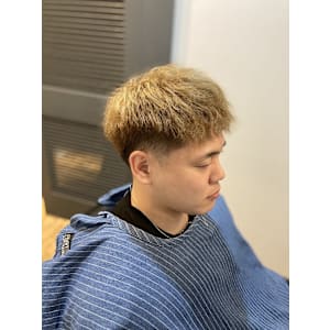 ショートツイストスパイラル×ブリーチデザイン