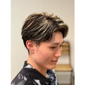 七三×アップバングスタイル×フェザーショート