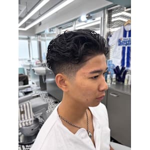 スーツにも合うパーマスタイル - DAMDEE TOKYO 横浜 関内店【ダムディートウキョウヨコハマカンナイテン】掲載中