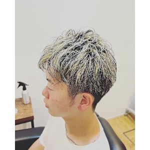 ホワイトブロンドメッシュ×ハイトーンカラー×30代/40代