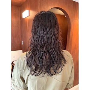 《kitin吉祥寺》レイヤー ミディアムパーマ レッドカラー - kitin 吉祥寺【キティン キチジョウジ】掲載中