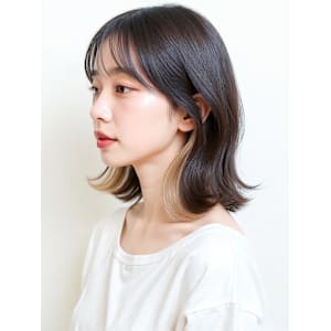 インナーカラーくびれミディアムレイヤーカットp1　ダークグレ - COVER HAIR bliss【カバーヘア ブリス】上尾/上尾西口店【カバーヘアブリス アゲオ アゲオニシグチテン】掲載中