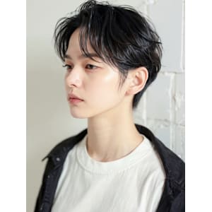 黒髪アップバング刈り上げセンターパートp1　毛流れパーマ