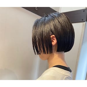 切りっぱなしボブ - さんかく美容室【サンカクビヨウシツ】掲載中