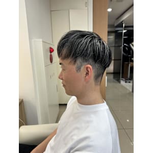 MEN’S HAIR/サーフカール/刈り上げセンターパート - STYLE 茅ヶ崎 smart salon【スタイルチガサキスマートサロン】掲載中