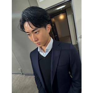 束感黒髪ナチュラル人気流行フェザーパーマ韓国風 - aux. 表参道 【オグジュアリー】【オグジュアリー】掲載中