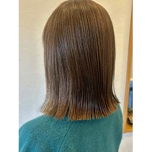 メテオカラー/ナチュラルストレート/ミルクティーブラウン - latte atelier【ラテ アトリエ】掲載中