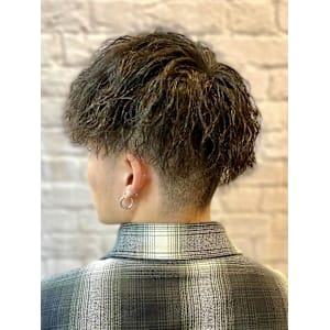 ツイストスパイラルパーマ - 銀座マツナガ 新宿野村ビル店【ギンザマツナガ シンジュクノムラビルテン】掲載中