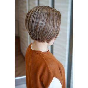 【40・50・60代】大人上品な白髪ぼかしハイライト × - mouf -hair&eyelash-【ムゥフ ヘアアンドアイラッシュ】掲載中