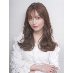 グレージュカラー セミロング ゆる巻き 顔周りカット - 髪質改善 SEPT. 天神大名【カミシツカイゼン セプト テンジンダイミョウ】掲載中