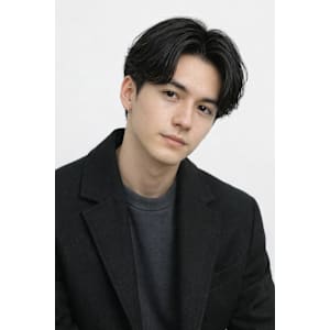 【mielhair新宿】ビジネスシーンに最適♪センターパート